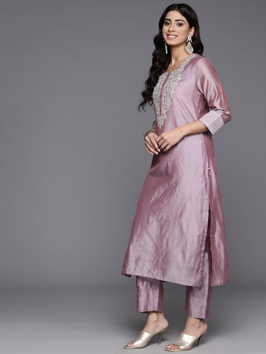 Royal Ethnic Women Mauve Silk Thread Embroidered Kurta Set with Dupatta Elegant Sophisticated Designer Ethnic Wear