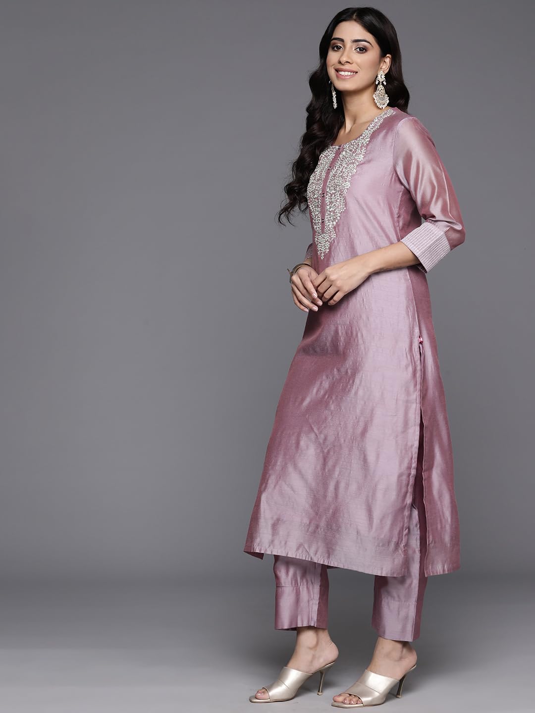 Royal Ethnic Women Mauve Silk Thread Embroidered Kurta Set with Dupatta Elegant Sophisticated Designer Ethnic Wear