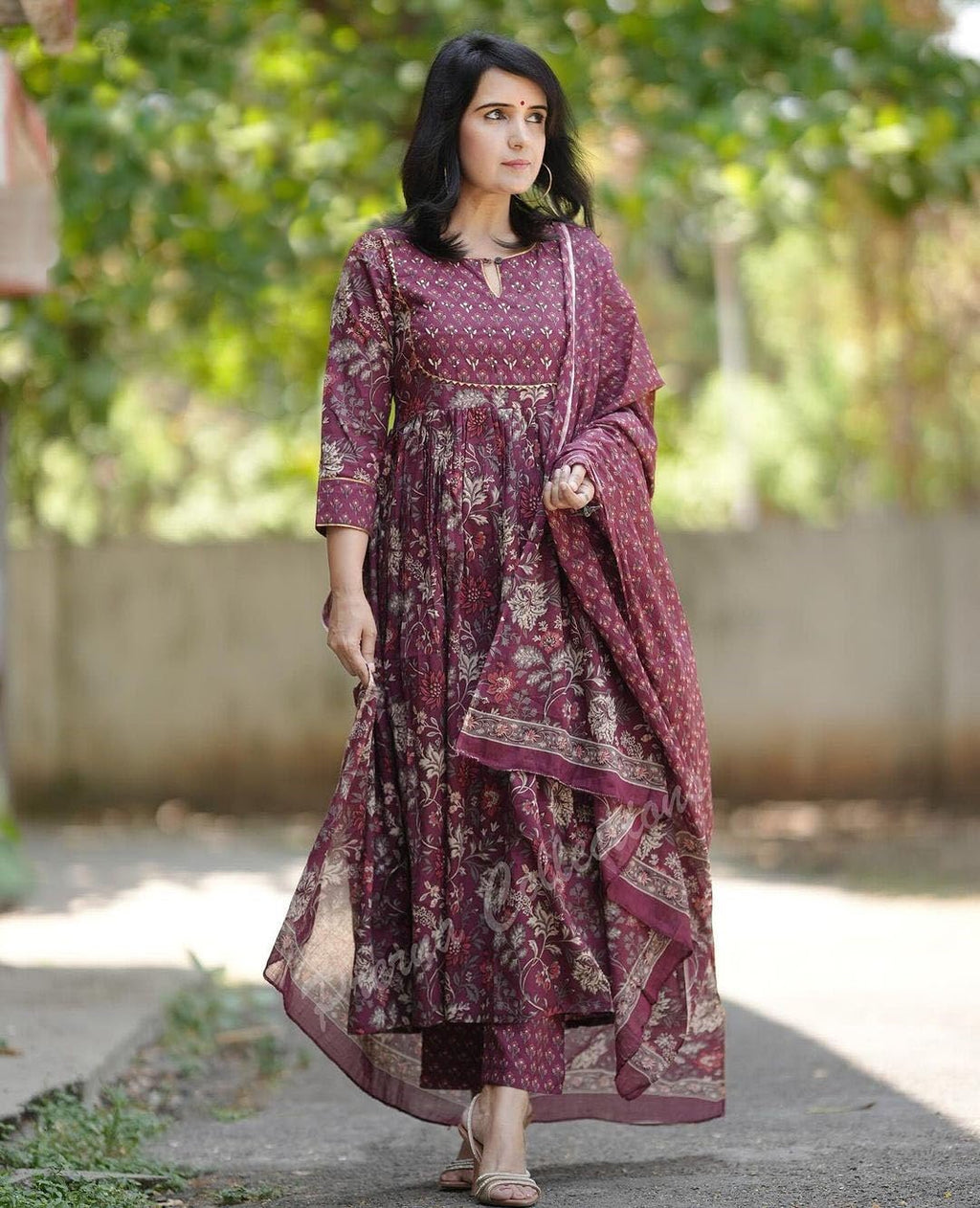 Royal Ethnic Women Printed Kurta and Pant Set with Dupatta Elegant Stylish Ethnic Party Wear Designer Outfit Collection