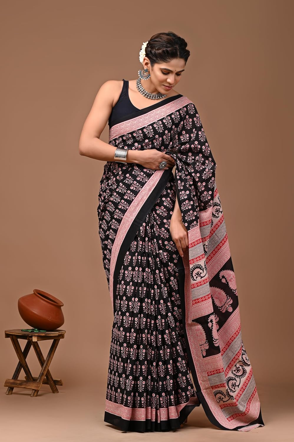 Royal Ethnic | Women's Pure Cotton Mulmul Saree | Bagru Flower Print | Printed Blouse Piece | Handloom | Elegant Drape - Royal Ethnic