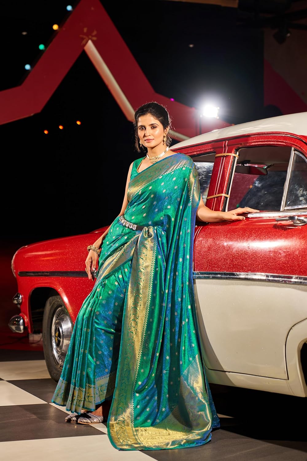 Royal Ethnic Womens Kanjivaram Banarasi Silk Saree Patola Saree with Unstitched Blouse Piece | Elegant Wear - Royal Ethnic