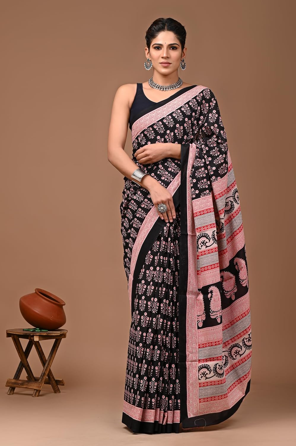 Royal Ethnic | Women's Pure Cotton Mulmul Saree | Bagru Flower Print | Printed Blouse Piece | Handloom | Elegant Drape - Royal Ethnic